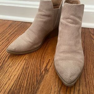 Women's Perforated Ankle Boots - Tan
